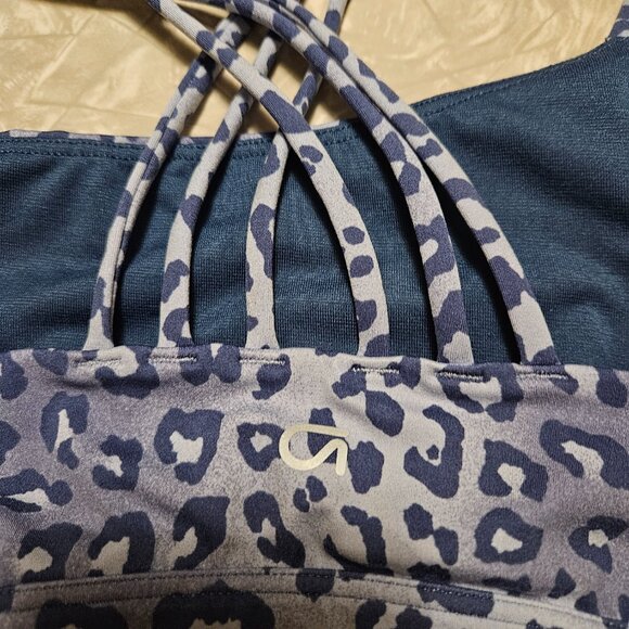 GapFit women's purple leopard print Eclipse sports bra - Picture 2 of 4